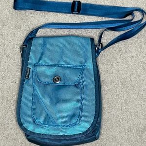 LIKE NEW! Columbia Azza Messenger / Crossbody Bag - Rare Peacock Color!